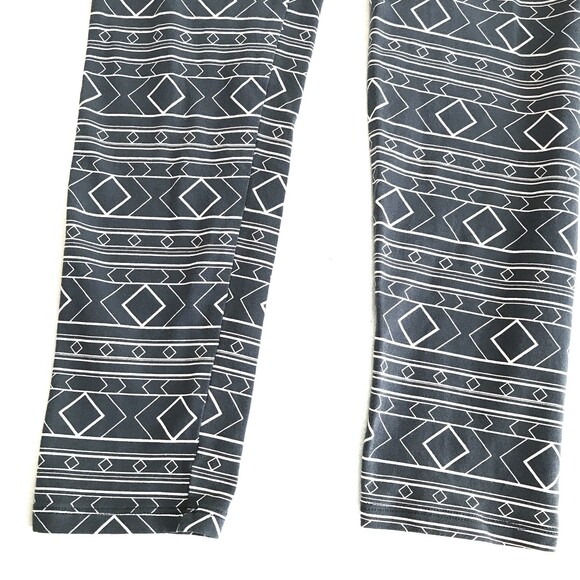 PINK Victoria's Secret VS Dog Small Gray White Cotton Geometric Stretch Leggings - Picture 5 of 10